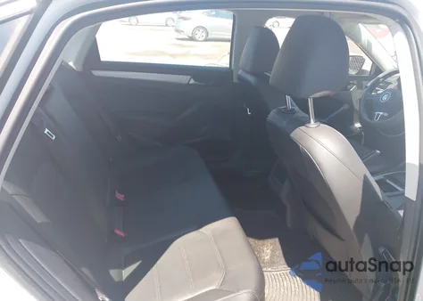 2012 Volkswagen Passat 2.5L Se z USA, uszkodzony, nr VIN 1VWBP7A33CC084661